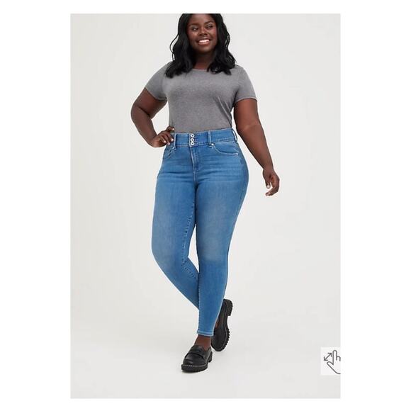 Torrid Medium Wash Jeggings Sz.22R NWT - Picture 1 of 14